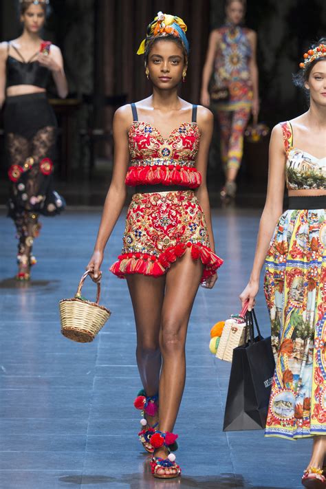 blusa dolce gabbana 2016|dolce and gabbana fashion.